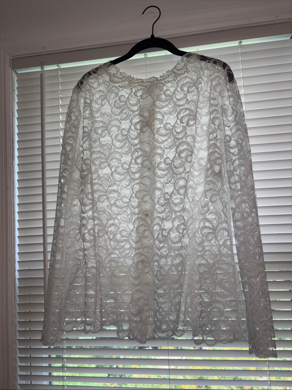 White Lace Long-Sleeve Women's Top